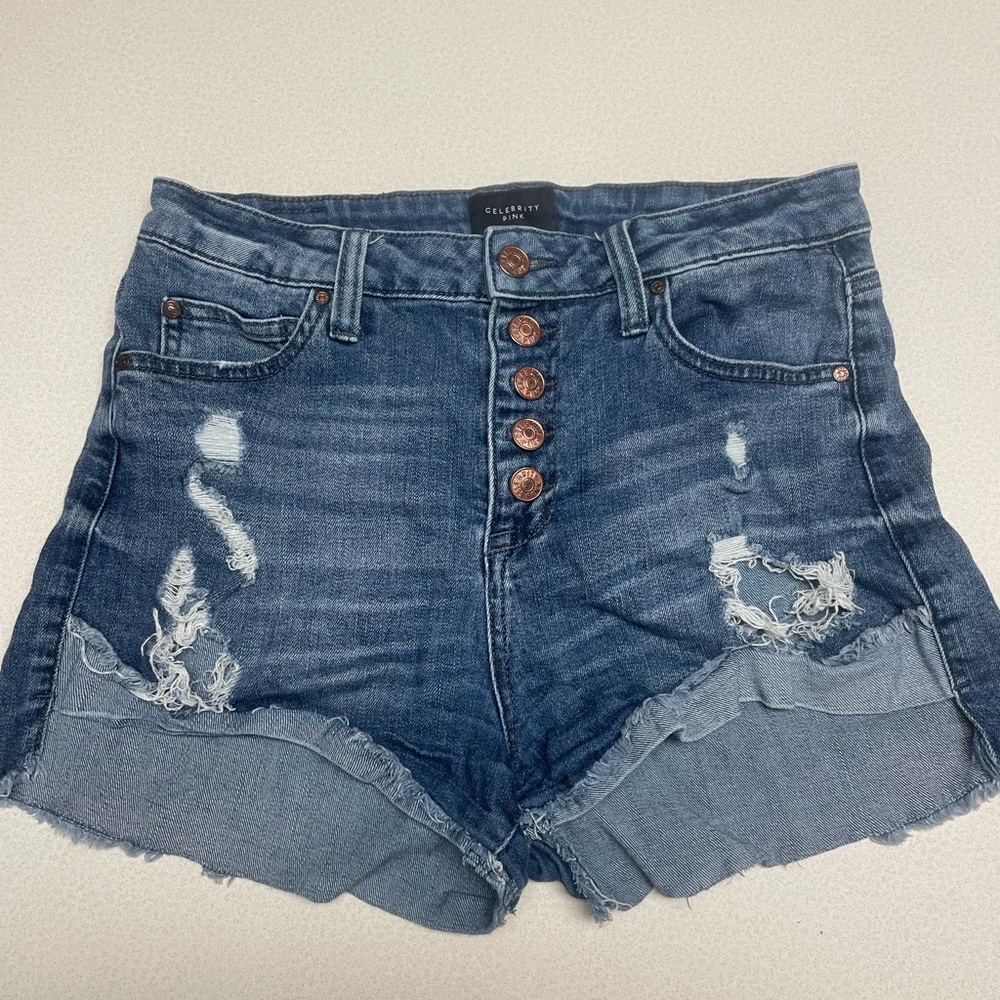 Celebrity pink size 7 ripped jean shorts